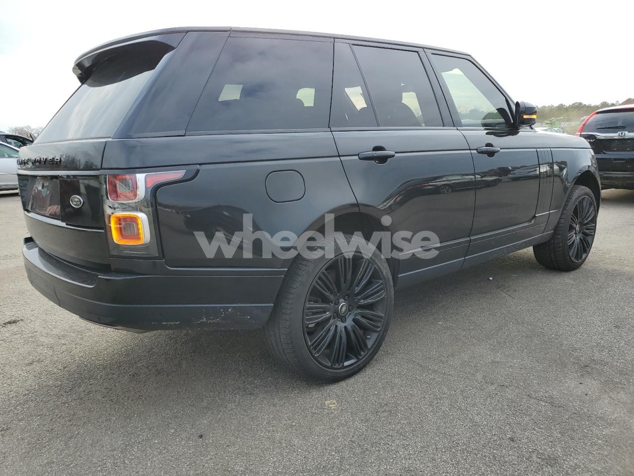 Photo 3 of 2020 LAND ROVER RANGE ROVER HSE (VIN SALGS2RUXLA596378)