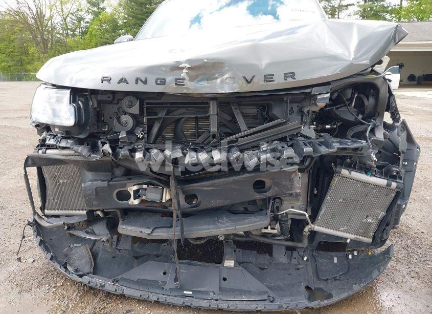 Photo 6 of 2018 Land Rover RANGE ROVER 3.0L V6 SUPERCHARGED HSE (VIN SALGS2SV1JA397462)