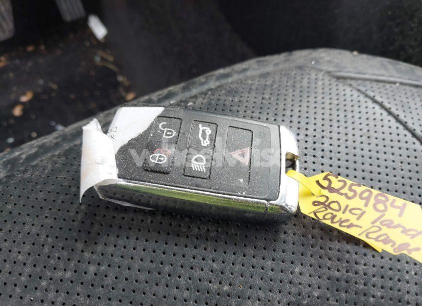 Photo 11 of 2019 Land Rover RANGE ROVER 3.0L V6 SUPERCHARGED HSE (VIN SALGS2SV2KA525984)