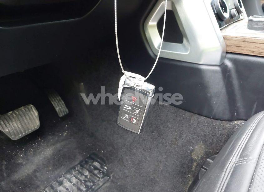 Photo 11 of 2019 Land Rover RANGE ROVER 3.0L V6 SUPERCHARGED HSE (VIN SALGS2SV2KA550061)