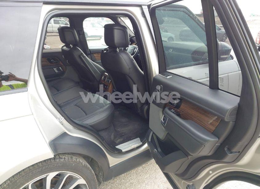 Photo 8 of 2019 Land Rover RANGE ROVER 3.0L V6 SUPERCHARGED HSE (VIN SALGS2SV2KA550061)