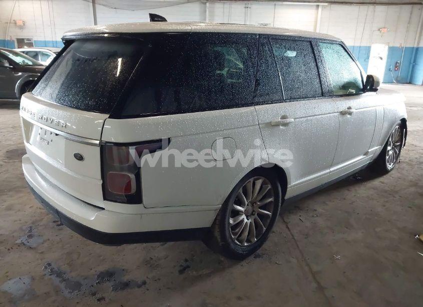 Photo 4 of 2018 Land Rover RANGE ROVER 3.0L V6 SUPERCHARGED HSE (VIN SALGS2SV9JA386550)