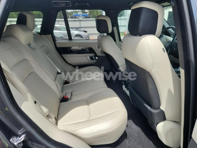 Photo 13 of 2019 LAND ROVER RANGE ROVER HSE (VIN SALGS2SV9KA547710)