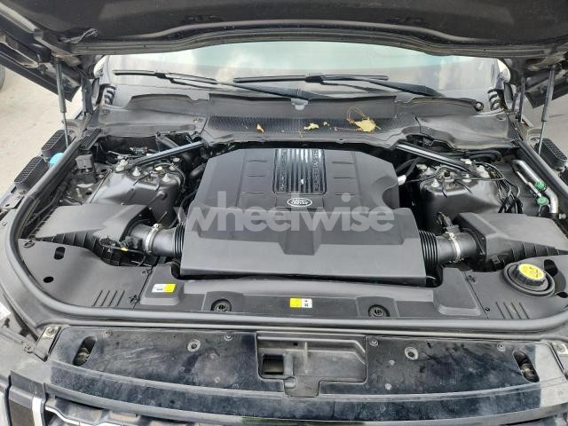 Photo 3 of 2019 LAND ROVER RANGE ROVER HSE (VIN SALGS2SV9KA547710)