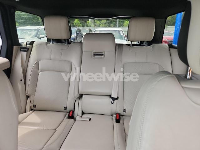 Photo 4 of 2019 LAND ROVER RANGE ROVER HSE (VIN SALGS2SV9KA547710)