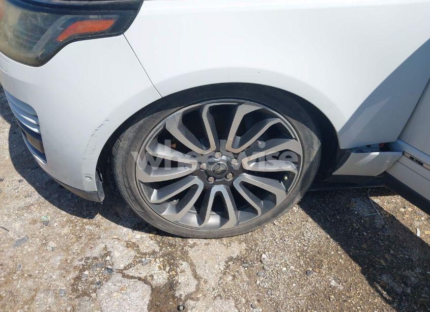 Photo 6 of 2018 Land Rover RANGE ROVER 5.0L V8 SUPERCHARGED (VIN SALGS5RE4JA381585)