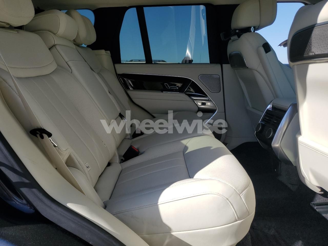 Photo 10 of 2025 LAND ROVER RANGE ROVER AUTOBIOGRAPHY (VIN SALK19F43SA266428)