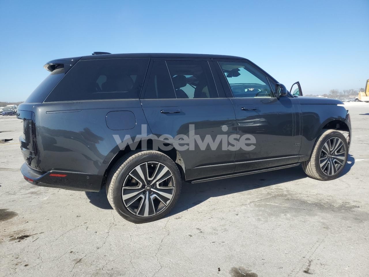 Photo 3 of 2025 LAND ROVER RANGE ROVER AUTOBIOGRAPHY (VIN SALK19F43SA266428)