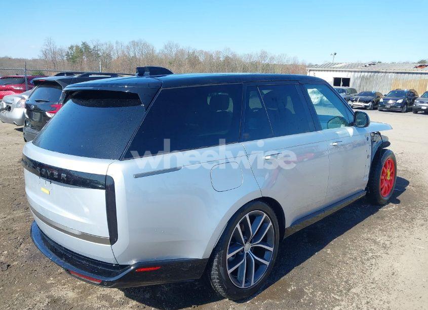 Photo 4 of 2024 Land Rover RANGE ROVER P400 SE (VIN SALKP9FU9RA216190)