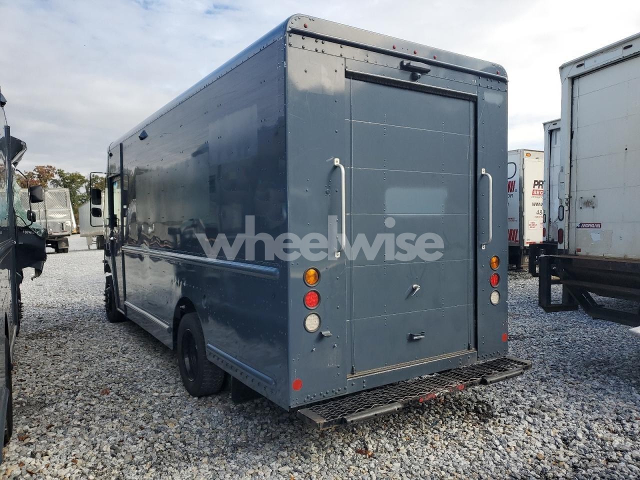 Photo 2 of 2020 FREIGHTLINER CHASSIS M LINE WALK-IN VAN (VIN SALLSAAG5DA811893)
