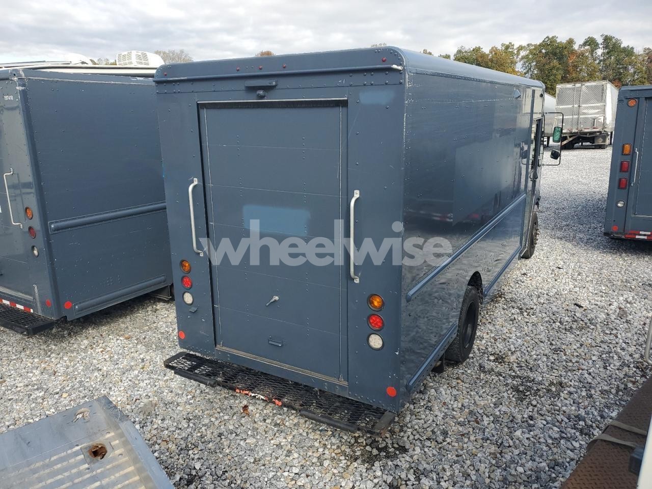 Photo 3 of 2020 FREIGHTLINER CHASSIS M LINE WALK-IN VAN (VIN SALLSAAG5DA811893)