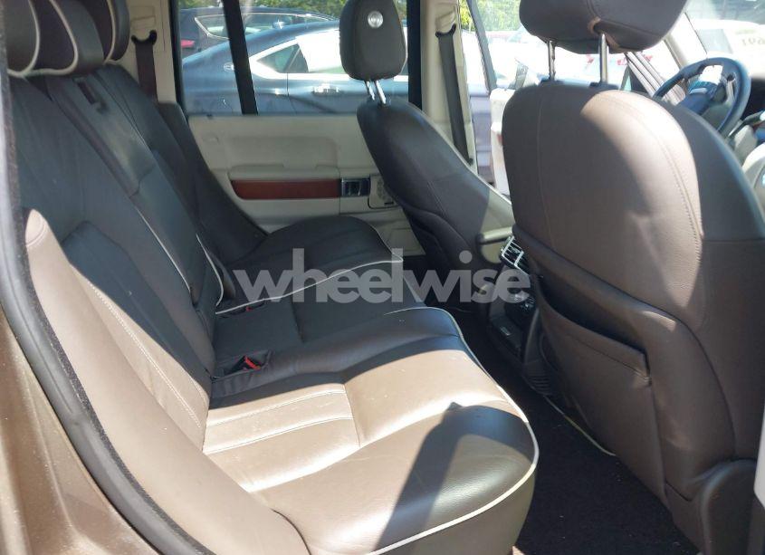 Photo 8 of 2011 Land Rover RANGE ROVER HSE (VIN SALME1D40BA352135)