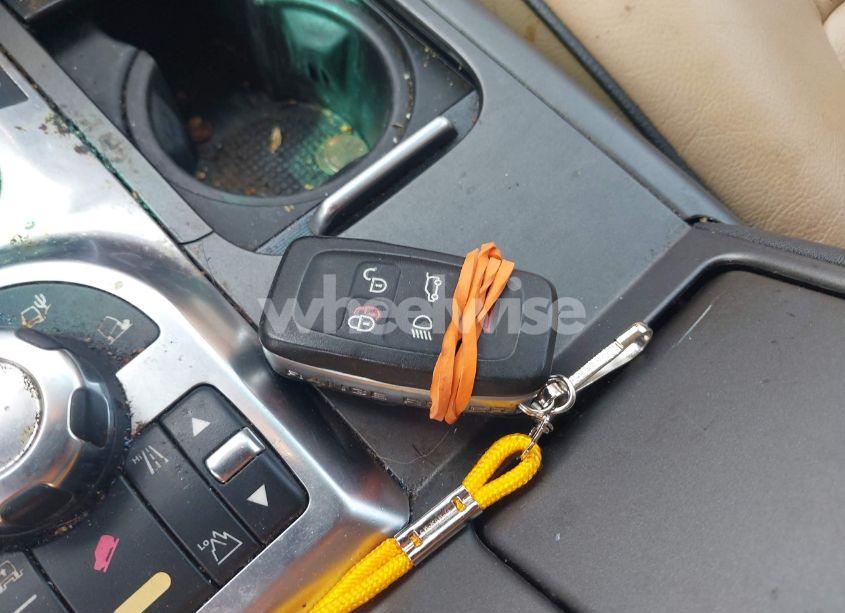 Photo 11 of 2011 Land Rover RANGE ROVER HSE (VIN SALME1D46BA349711)