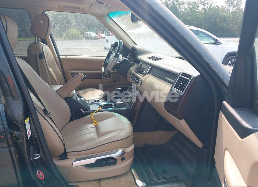 Photo 5 of 2011 Land Rover RANGE ROVER HSE (VIN SALME1D46BA349711)