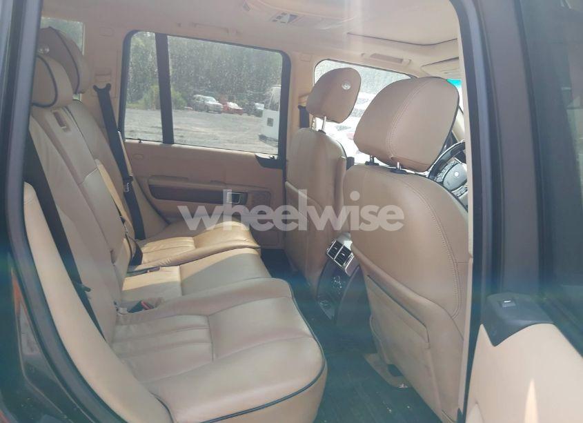 Photo 8 of 2011 Land Rover RANGE ROVER HSE (VIN SALME1D46BA349711)