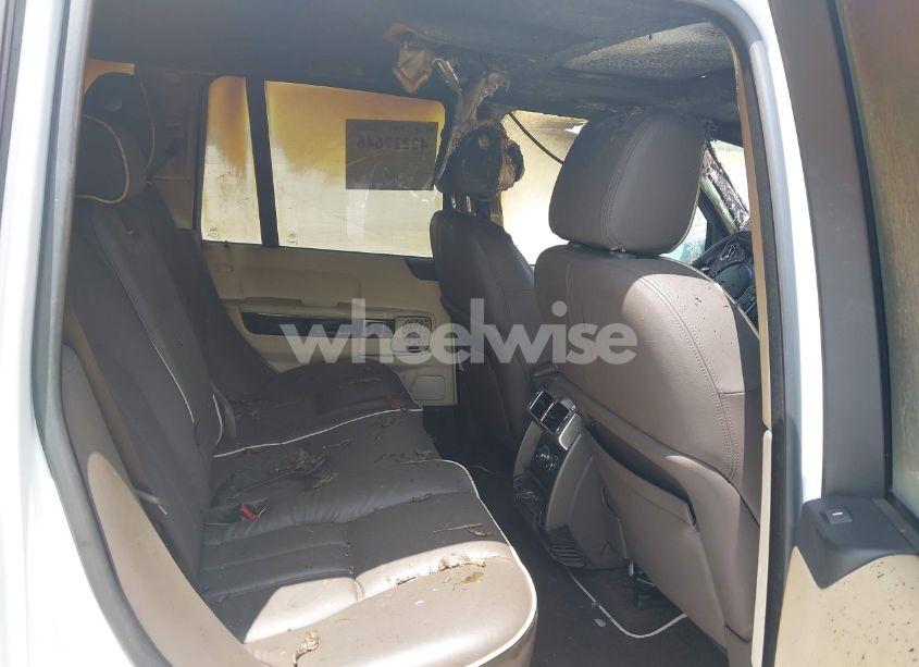 Photo 8 of 2012 Land Rover RANGE ROVER HSE (VIN SALME1D47CA393573)