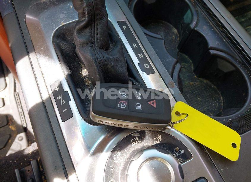 Photo 11 of 2011 Land Rover RANGE ROVER HSE (VIN SALME1D48BA331212)