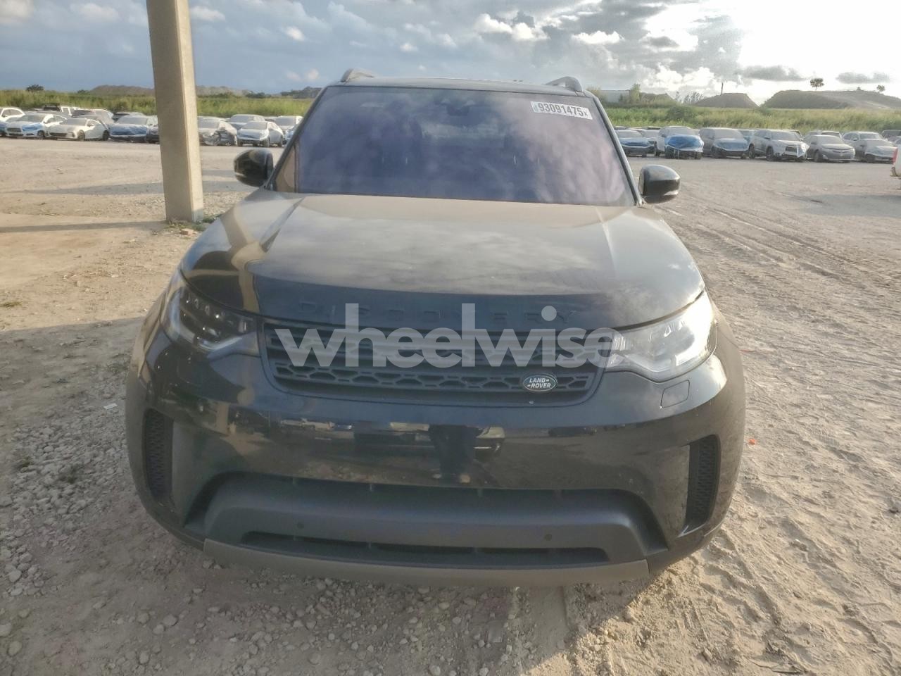 Photo 5 of 2019 LAND ROVER DISCOVERY SE (VIN SALRG2RV3K2409557)