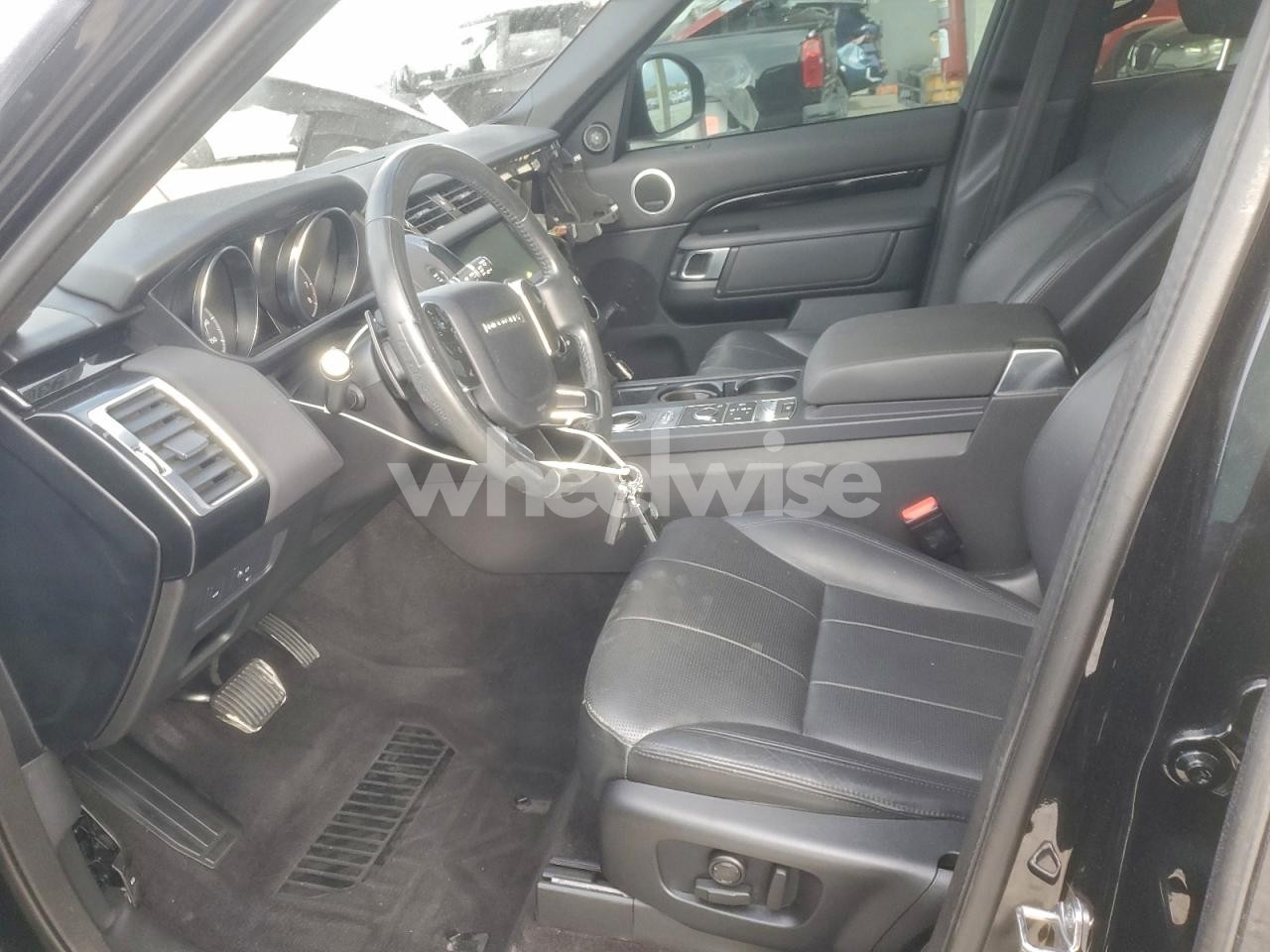 Photo 7 of 2019 LAND ROVER DISCOVERY SE (VIN SALRG2RV3K2409557)