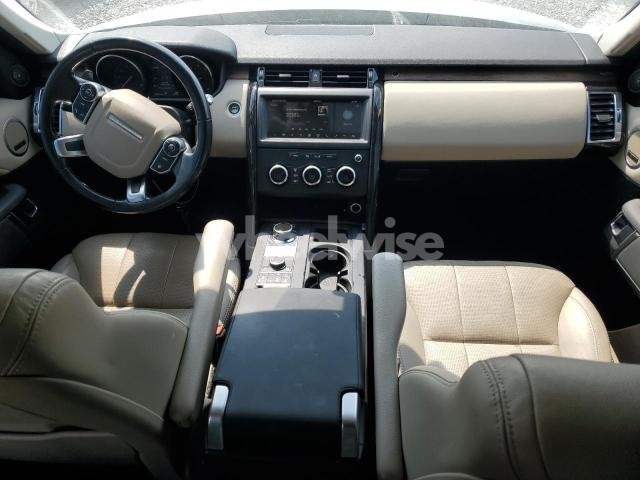 Photo 8 of 2018 LAND ROVER DISCOVERY SE (VIN SALRG2RV4JA073180)