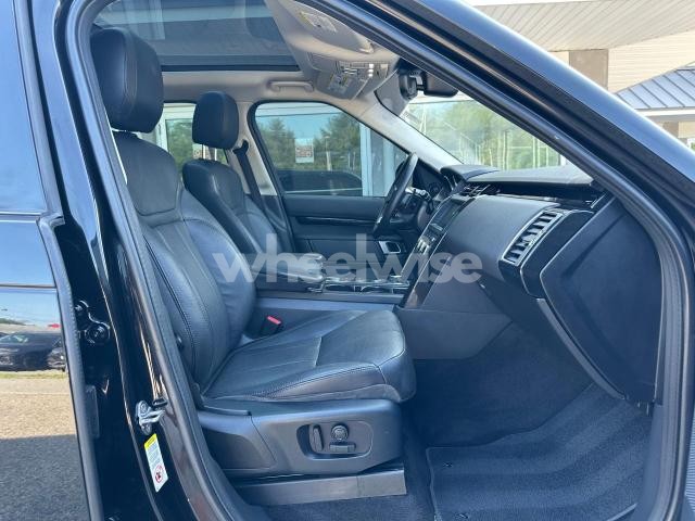 Photo 6 of 2019 LAND ROVER DISCOVERY SE (VIN SALRG2RV6K2401310)