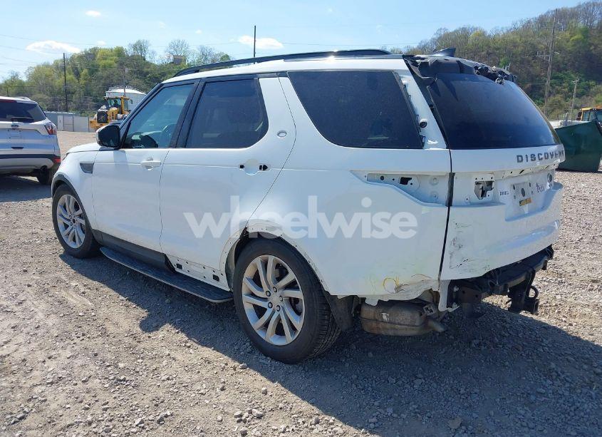 Photo 3 of 2018 Land Rover DISCOVERY SE (VIN SALRG2RV9JA072588)