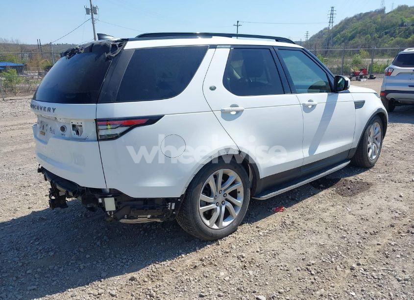 Photo 4 of 2018 Land Rover DISCOVERY SE (VIN SALRG2RV9JA072588)