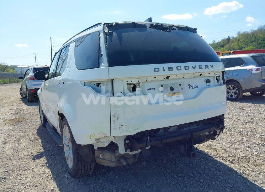 Photo 6 of 2018 Land Rover DISCOVERY SE (VIN SALRG2RV9JA072588)