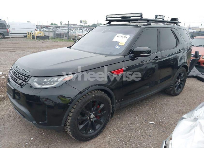 Photo 2 of 2019 Land Rover DISCOVERY SE (VIN SALRG2RV9K2400992)