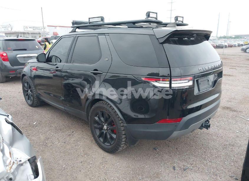 Photo 3 of 2019 Land Rover DISCOVERY SE (VIN SALRG2RV9K2400992)