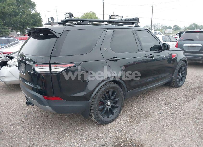 Photo 4 of 2019 Land Rover DISCOVERY SE (VIN SALRG2RV9K2400992)