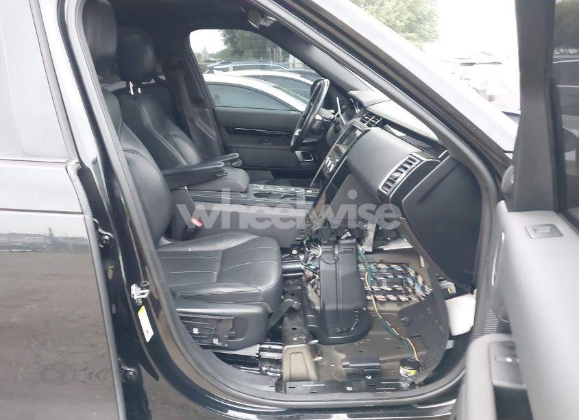 Photo 5 of 2019 Land Rover DISCOVERY SE (VIN SALRG2RV9K2400992)