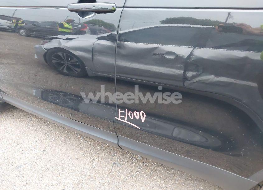 Photo 6 of 2019 Land Rover DISCOVERY SE (VIN SALRG2RV9K2400992)