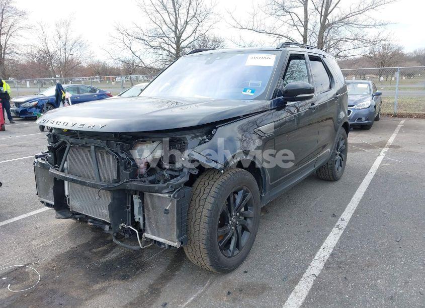 Photo 2 of 2020 Land Rover DISCOVERY SE (VIN SALRG2RVXL2428818)