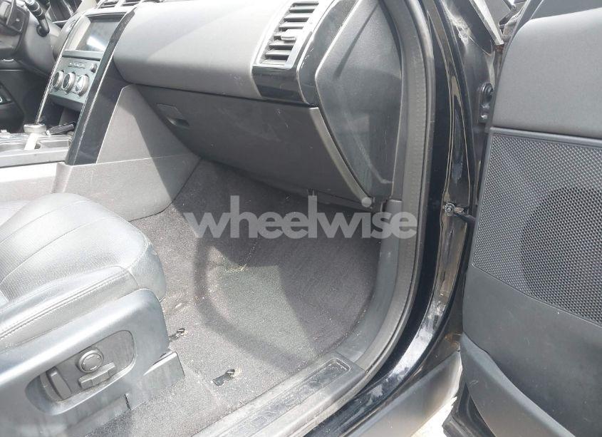 Photo 5 of 2020 Land Rover DISCOVERY SE (VIN SALRG2RVXL2428818)