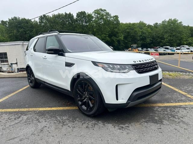 Photo 2 of 2017 LAND ROVER DISCOVERY SE (VIN SALRGBBVXHA045789)