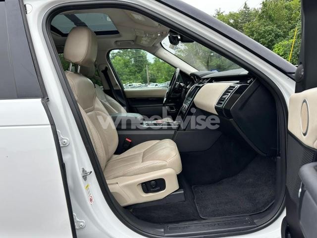 Photo 8 of 2017 LAND ROVER DISCOVERY SE (VIN SALRGBBVXHA045789)