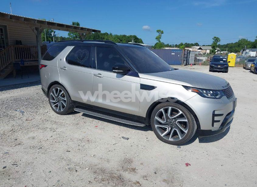 2017 Land Rover DISCOVERY HSE LUXURY (VIN SALRHBBV0HA040193) main photo