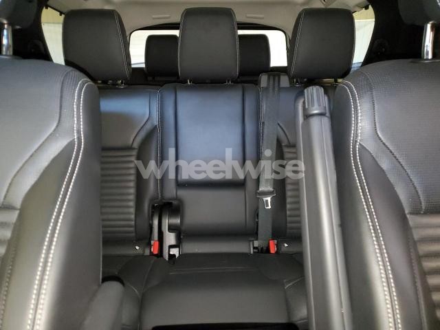 Photo 4 of 2024 LAND ROVER DISCOVERY S (VIN SALRJ2EX9R2490583)