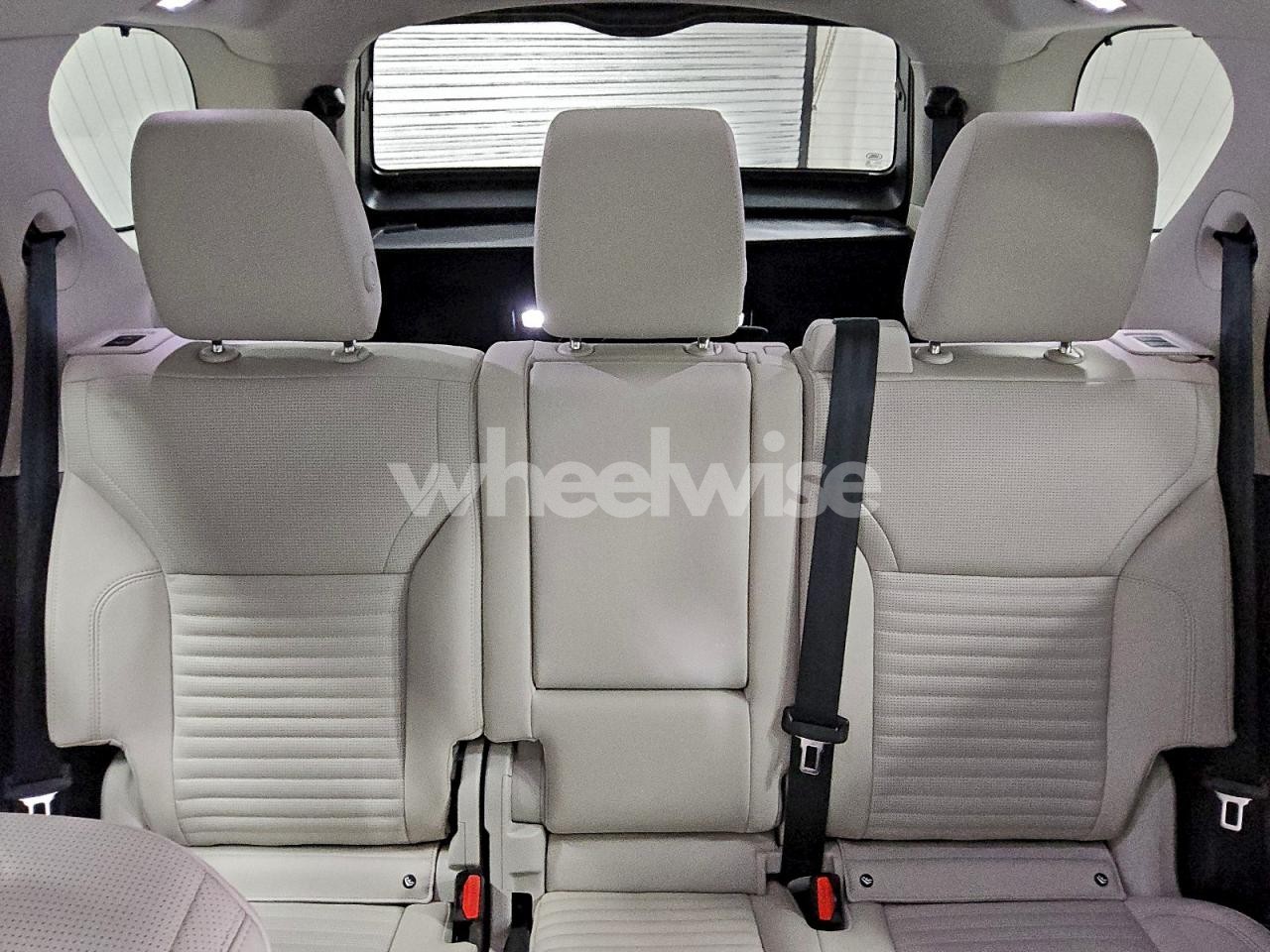 Photo 10 of 2025 LAND ROVER DISCOVERY S (VIN SALRJ2FX2S2503484)