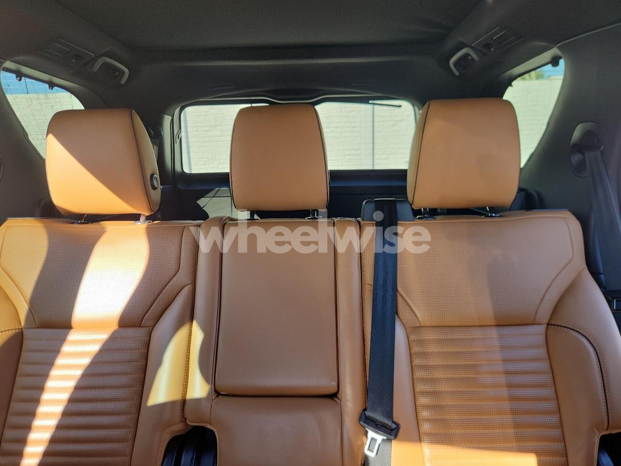 Photo 10 of 2018 LAND ROVER DISCOVERY HSE (VIN SALRR2RV0JA053924)