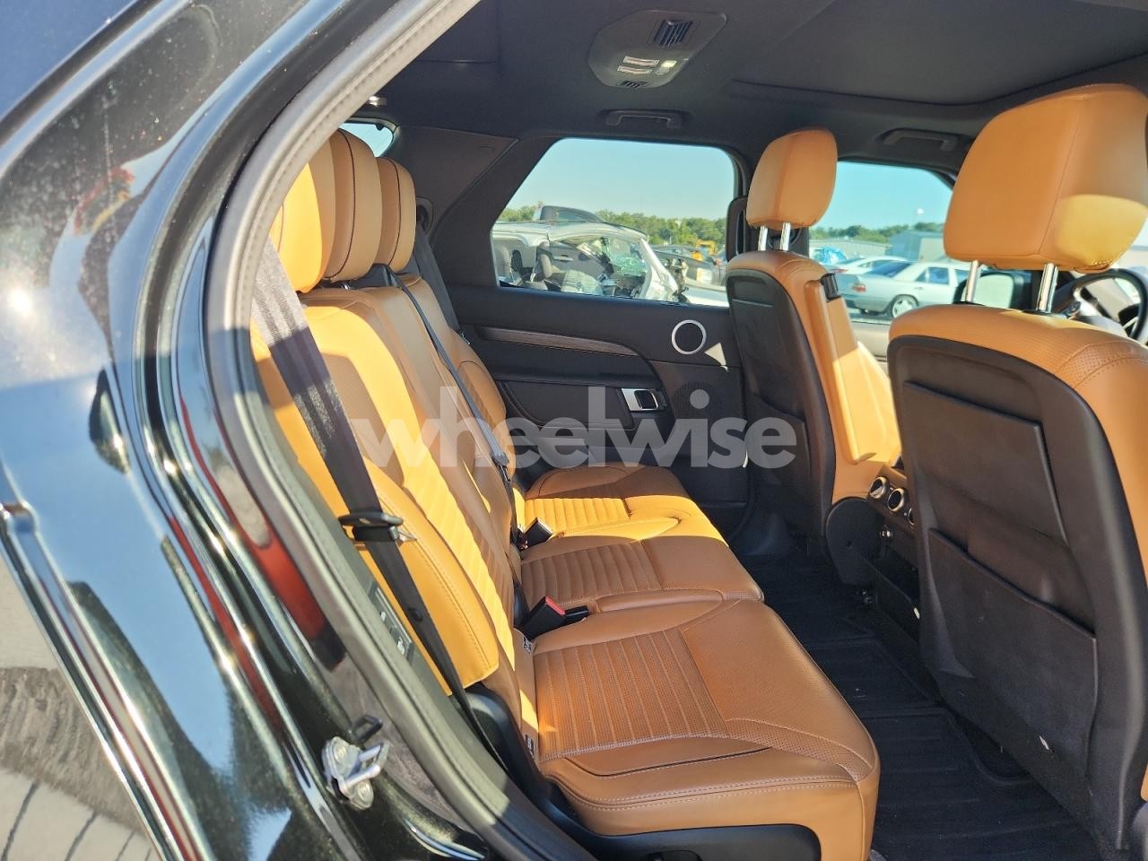 Photo 11 of 2018 LAND ROVER DISCOVERY HSE (VIN SALRR2RV0JA053924)