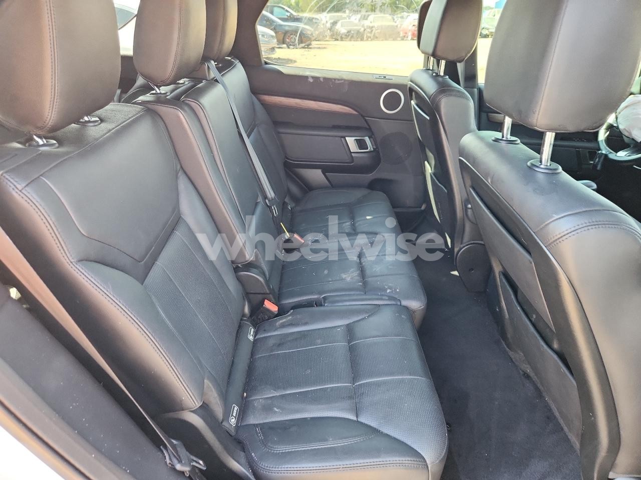Photo 11 of 2019 LAND ROVER DISCOVERY HSE (VIN SALRR2RV2K2411259)
