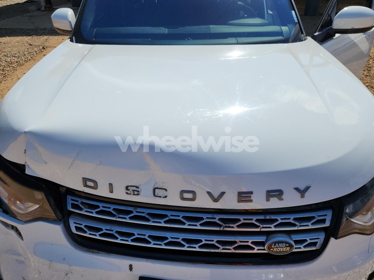 Photo 12 of 2019 LAND ROVER DISCOVERY HSE (VIN SALRR2RV2K2411259)