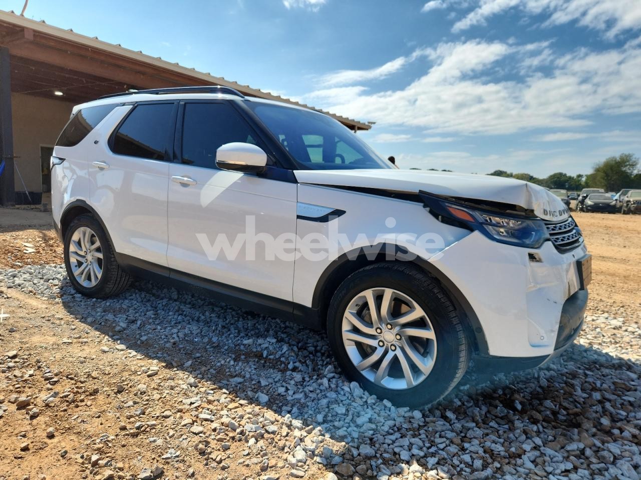 Photo 4 of 2019 LAND ROVER DISCOVERY HSE (VIN SALRR2RV2K2411259)