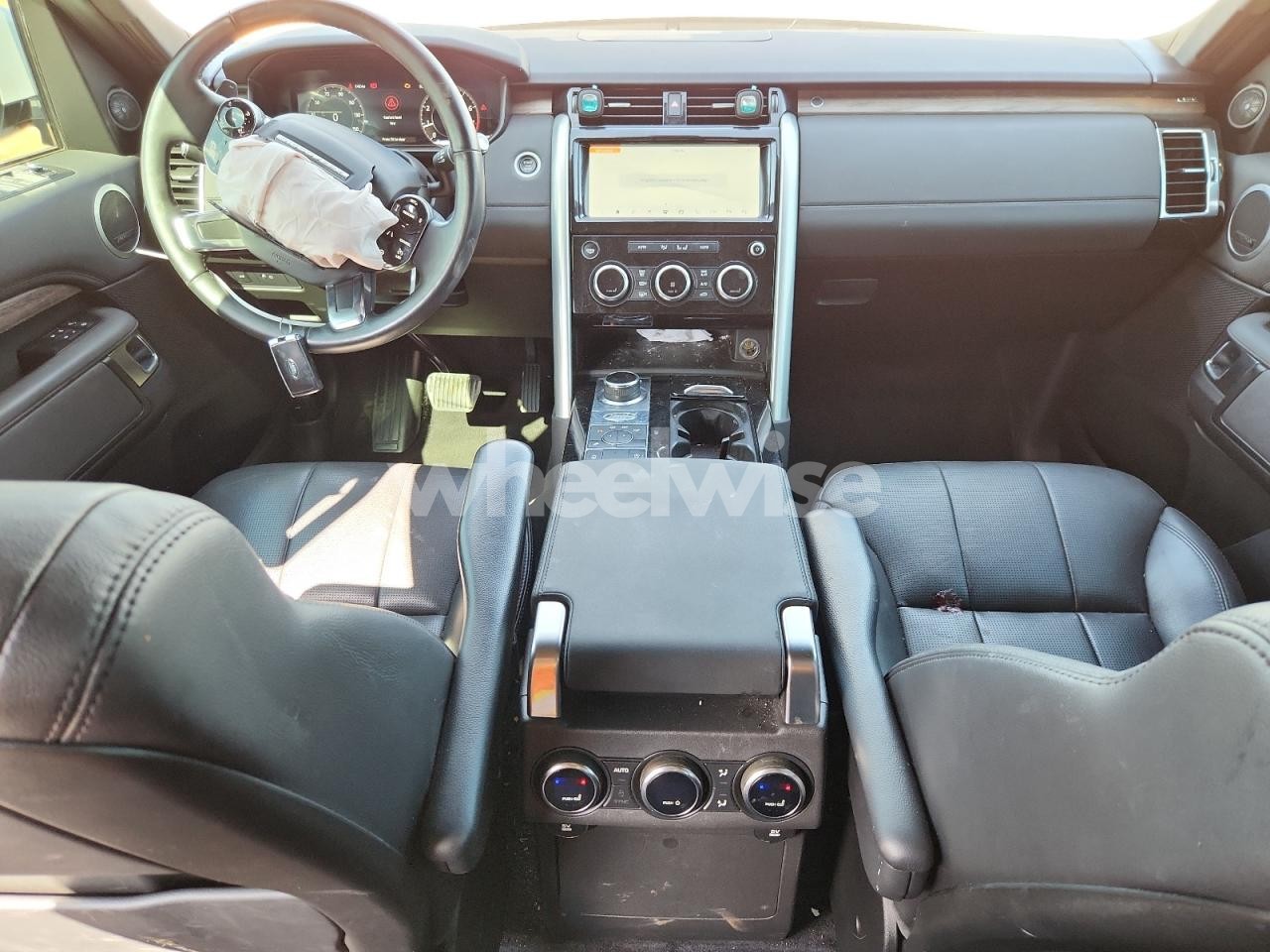 Photo 8 of 2019 LAND ROVER DISCOVERY HSE (VIN SALRR2RV2K2411259)