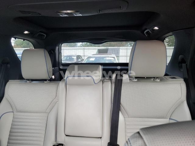 Photo 12 of 2019 LAND ROVER DISCOVERY HSE (VIN SALRR2RV3KA081122)