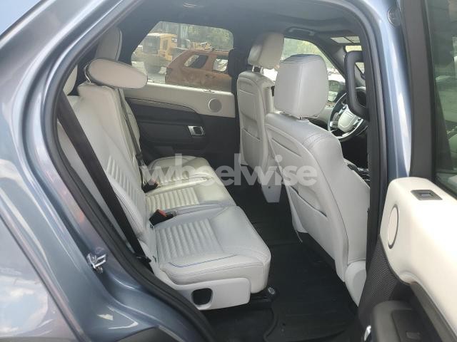 Photo 6 of 2019 LAND ROVER DISCOVERY HSE (VIN SALRR2RV3KA081122)