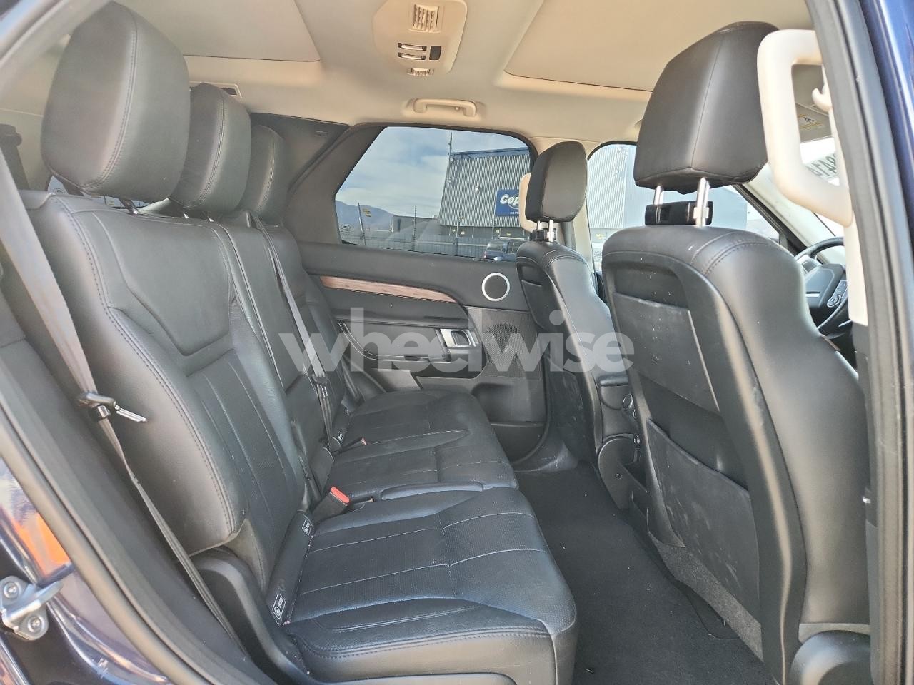 Photo 11 of 2018 LAND ROVER DISCOVERY HSE (VIN SALRR2RV6JA068220)