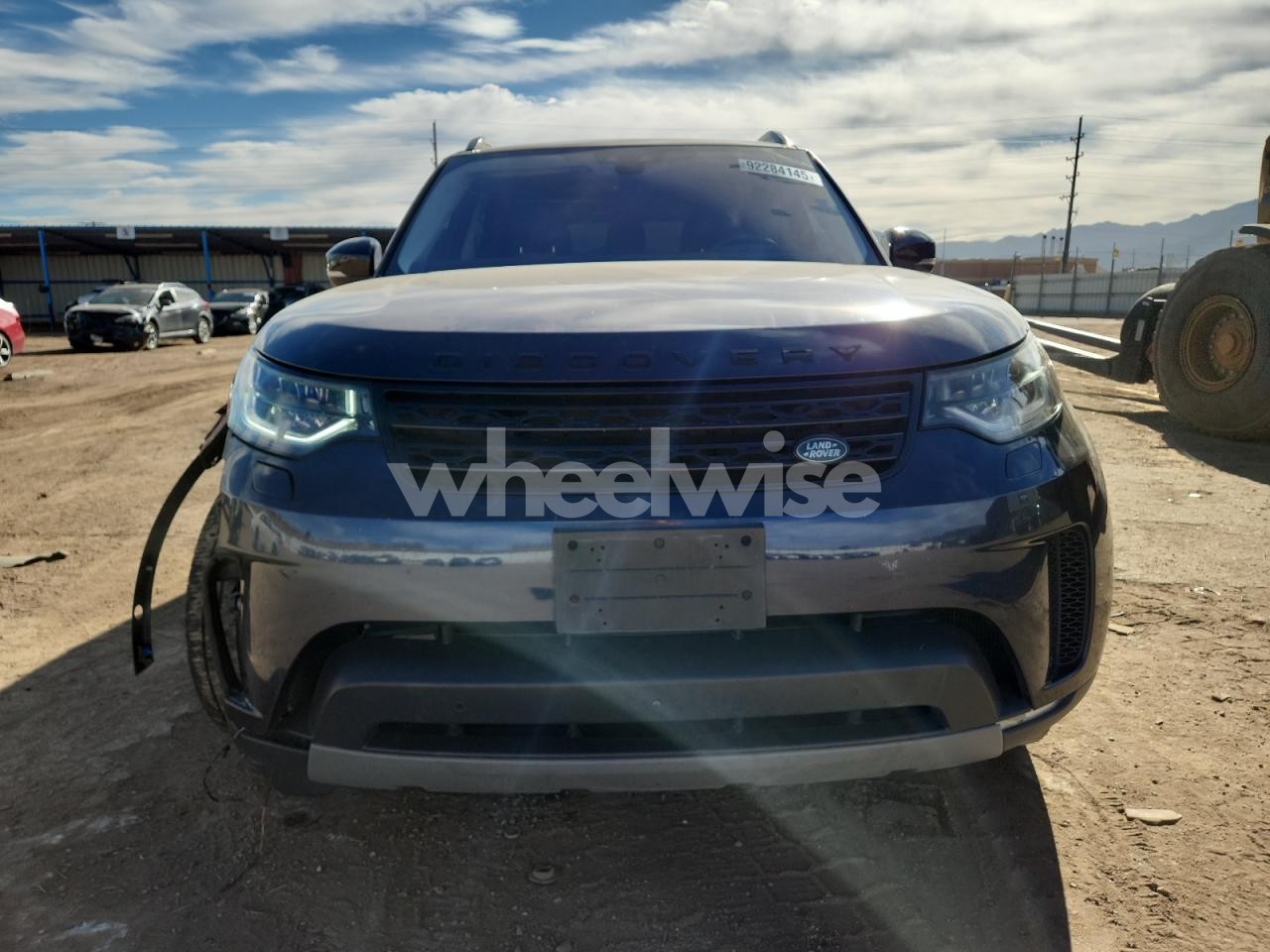 Photo 5 of 2018 LAND ROVER DISCOVERY HSE (VIN SALRR2RV6JA068220)